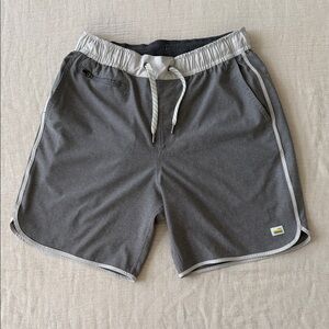 Vuori Gray Performance Shorts | Lightweight Athletic Shorts | Men’s Size medium
